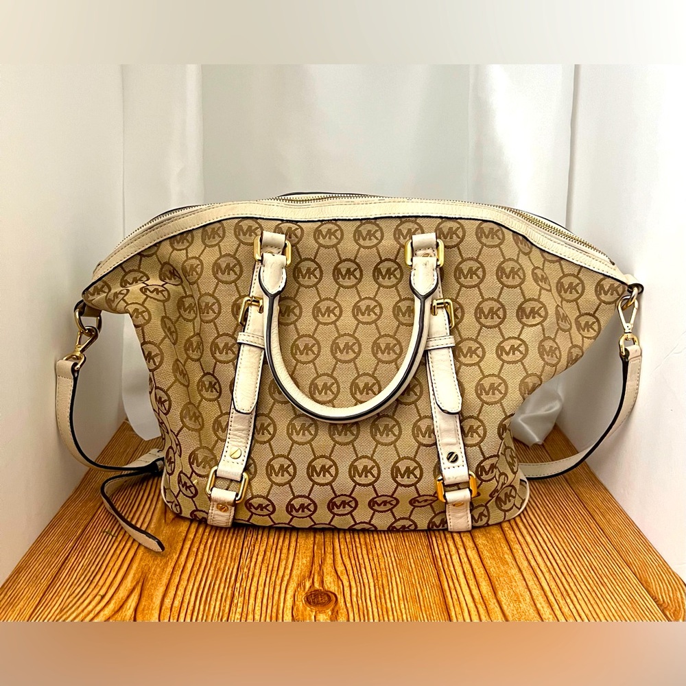 GUC Michael Kors Bedford Bowling Bag